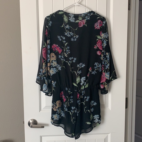 Floral Shorts Romper - Picture 2 of 2